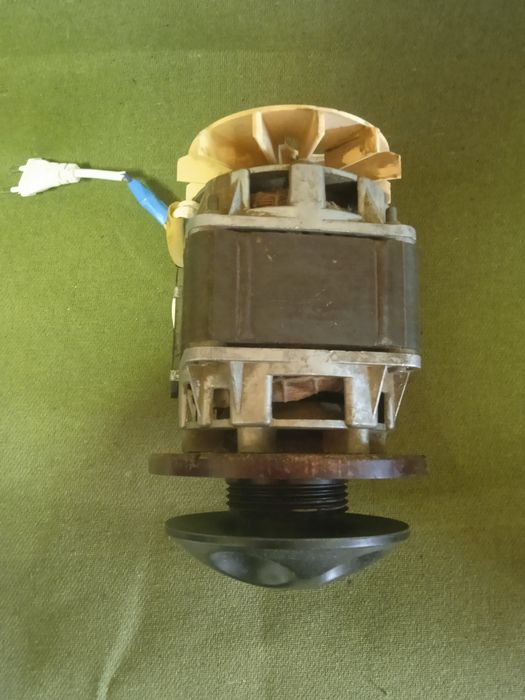 Мотор от стиральной машинки (малютка)