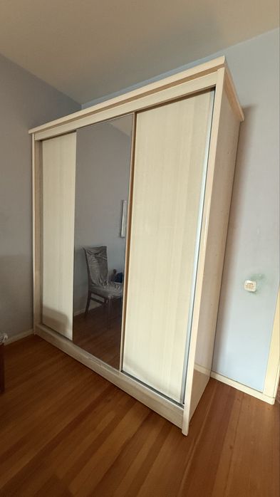 Шкаф трехстворчатый