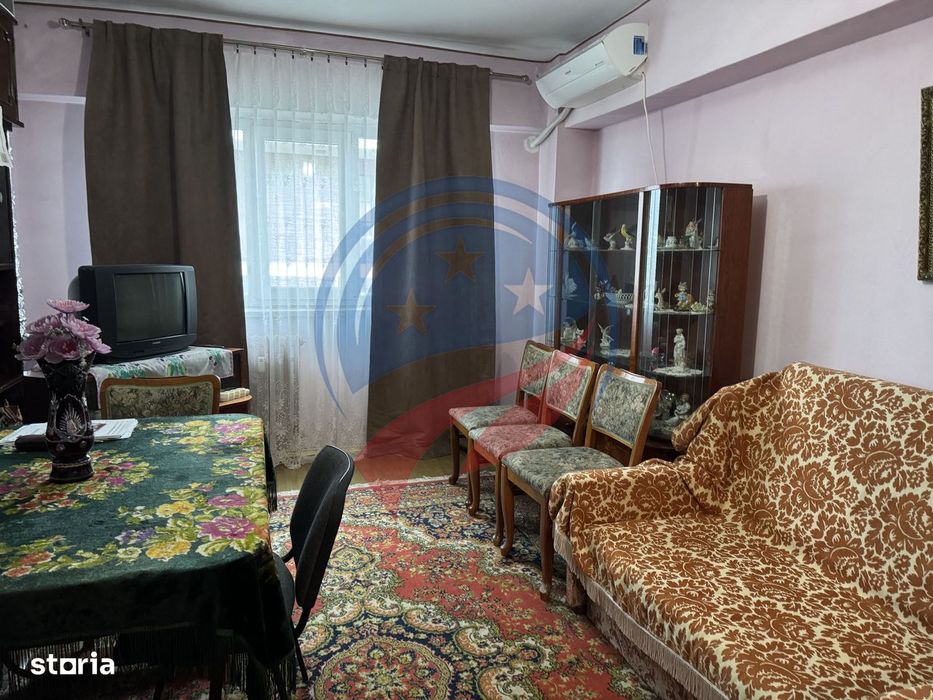 Apartament decomandat, 3 camere, zona Mall Electroputere