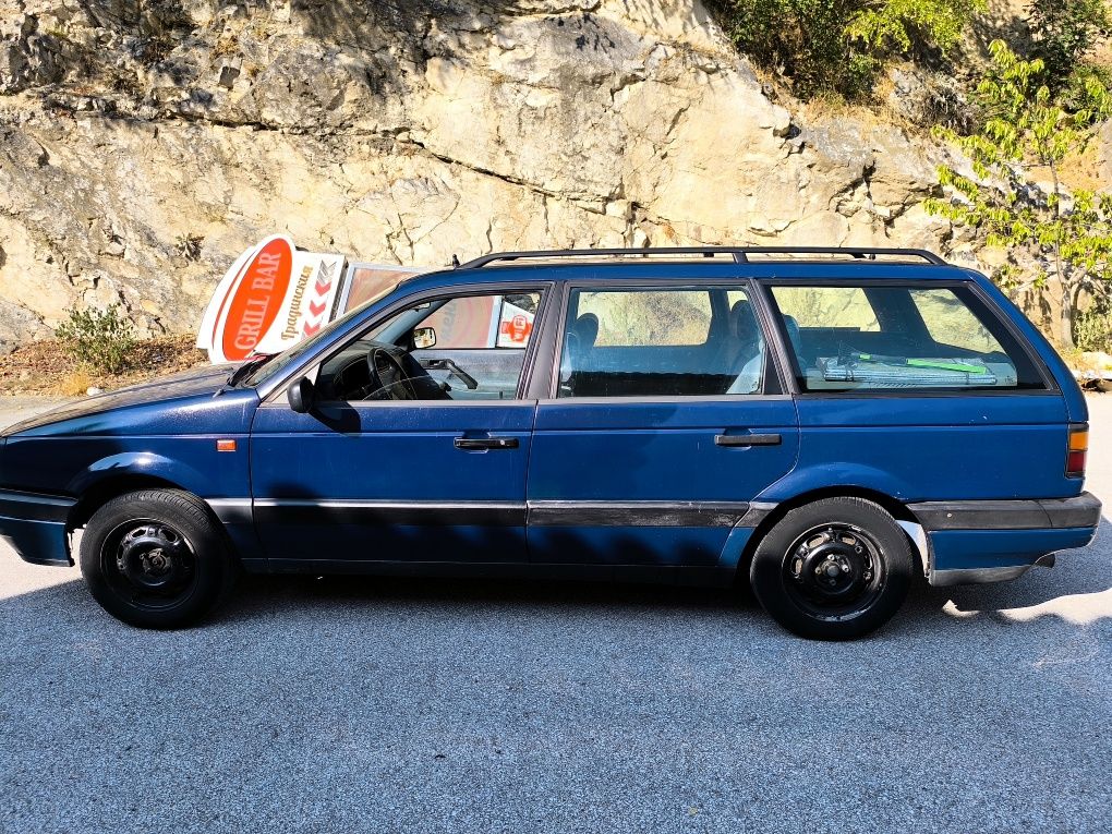 VW PASSAT B3 1.8 90 к.с  1993