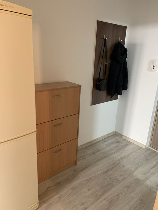 Vand garsoniera cu balcon