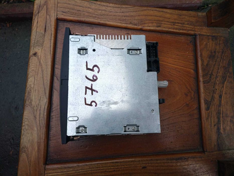 Player radio si adaptor mp3 Yatour Scenic 2