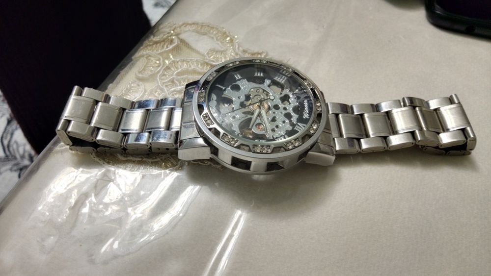 Winner Universal часы в идеальном состоянии.