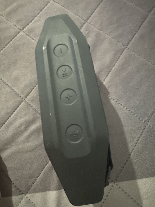 Boxa bluetooth Teufel Rockster defecta