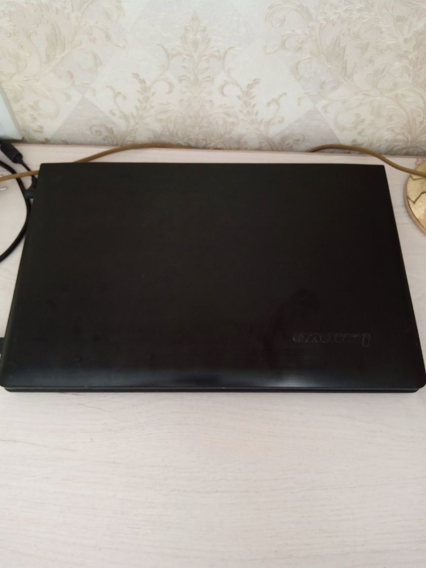 Продается ноутбук  Lenovo