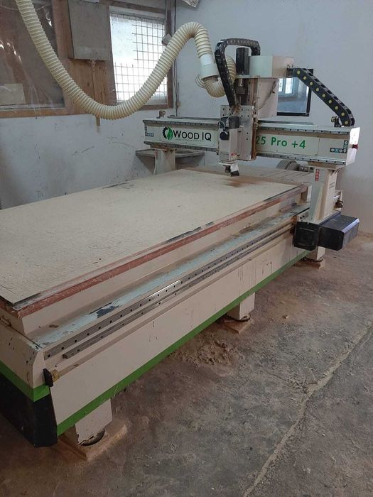 Router CNC Wood IQ 3 axe cu Strung si Exhaustor