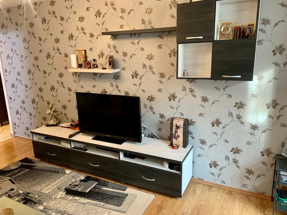 INCHIRIEZ APARTAMENT 2 camere Ploiesti ( zona Baraolt - Mega image )