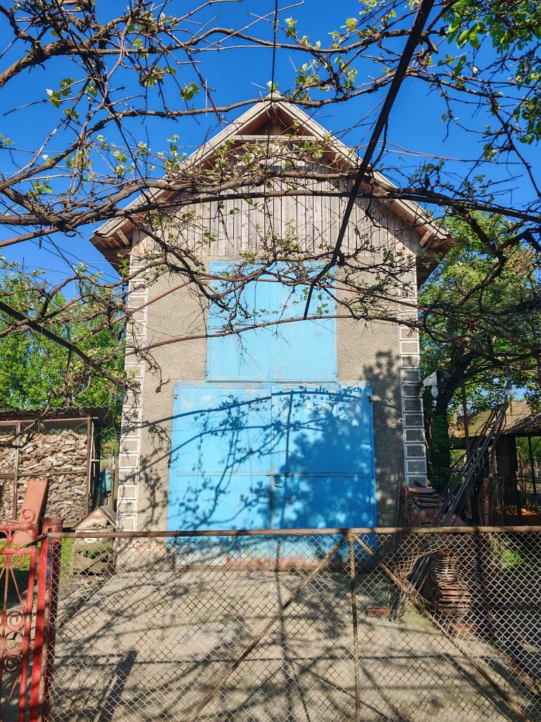 Casă de vânzare.
