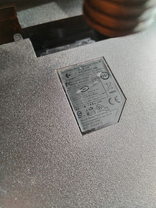Vând volan Momo de la Logitech
