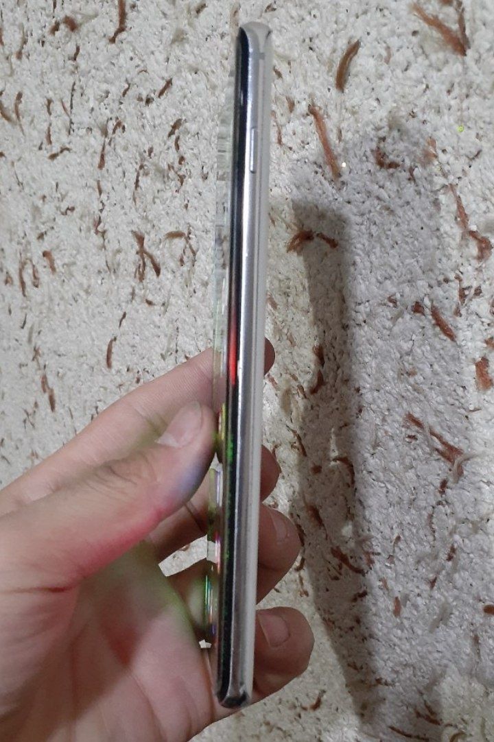 Samsung S10+  8/128gb