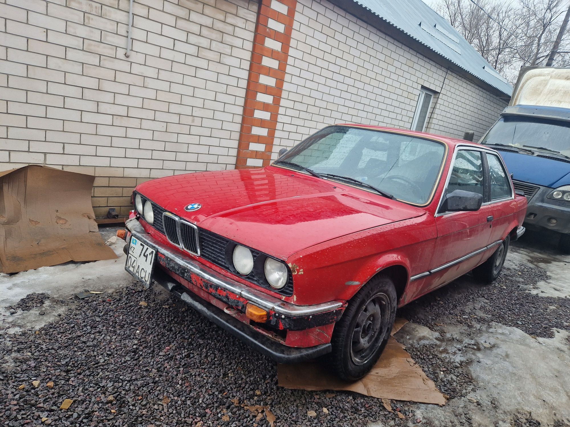 Продам две BMW E30