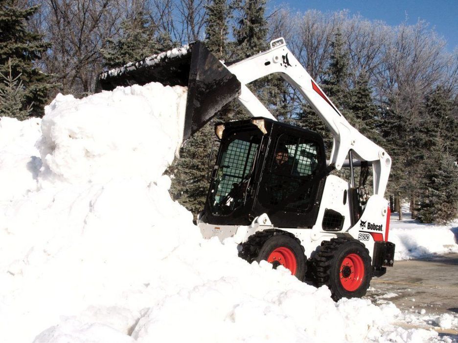 Аренда Мини погрузчиков-Бобкаты с щеткой