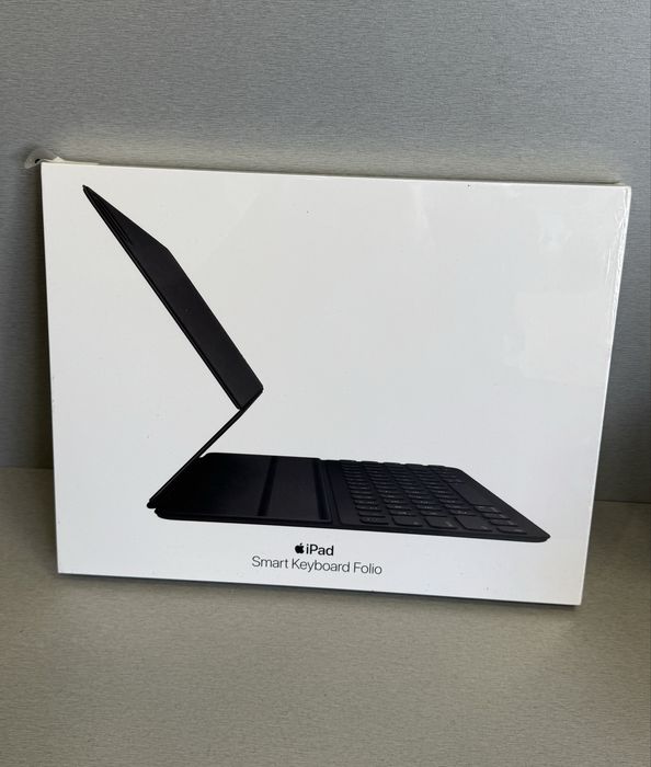 Продавам чисто нова iPad Smart Keyboard Folio