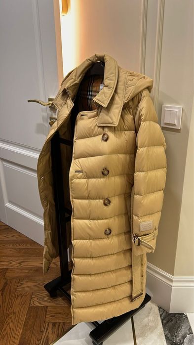 Женский пуховик Burberry оригинал.