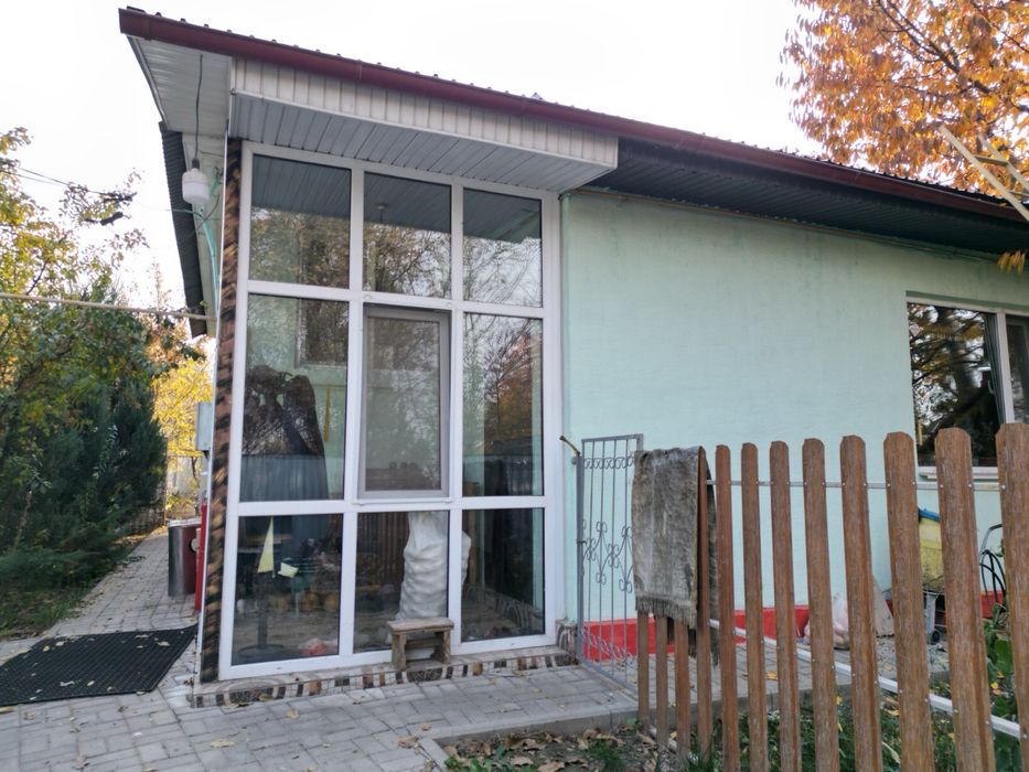 Дом, добротный , в центре Талгара