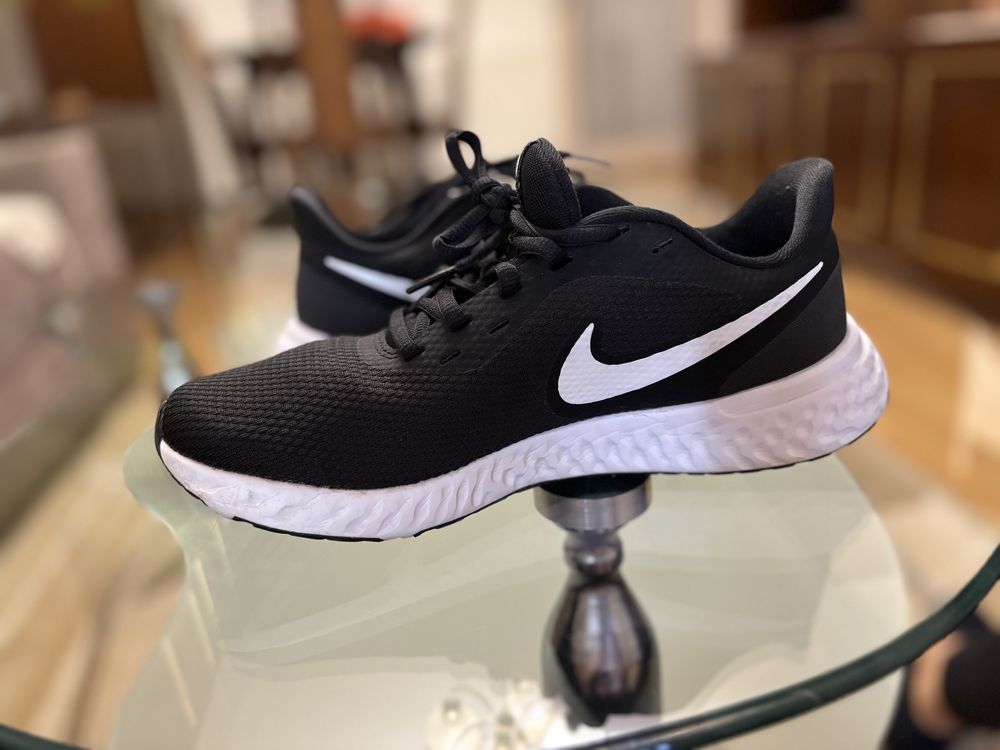 Nike Revolution 5