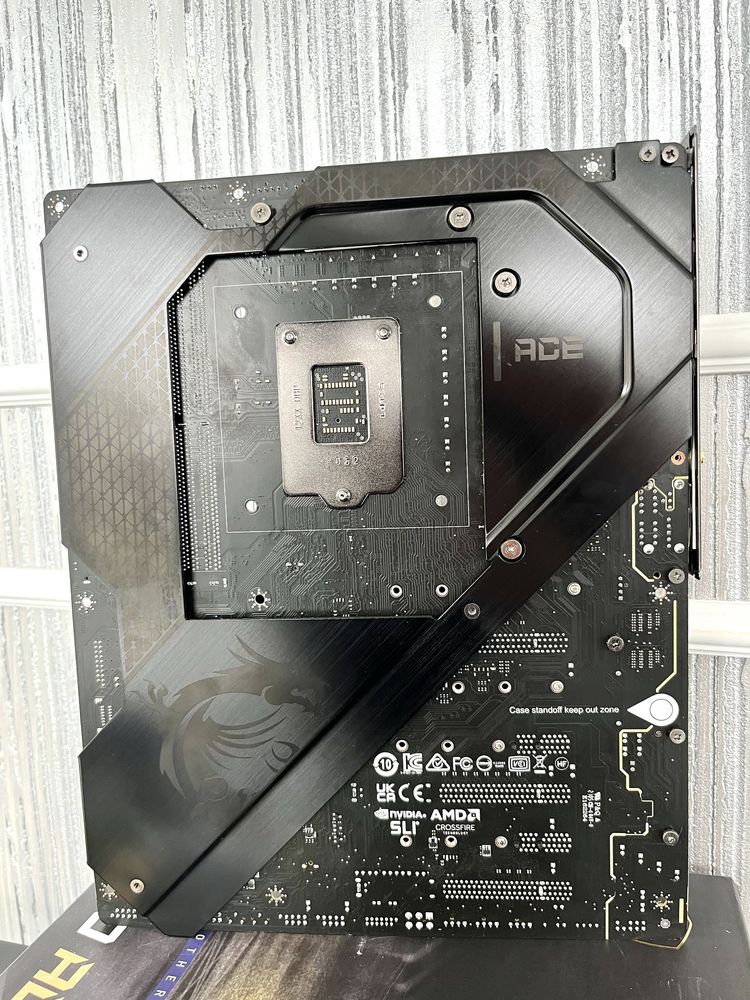 Placa de baza Gaming Meg Z590 ACE, Skt 1200, DDR4 - Noua!