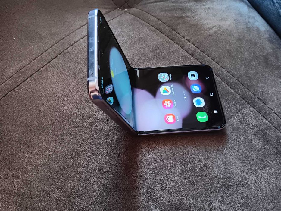 Samsung galaxy Z flip 5