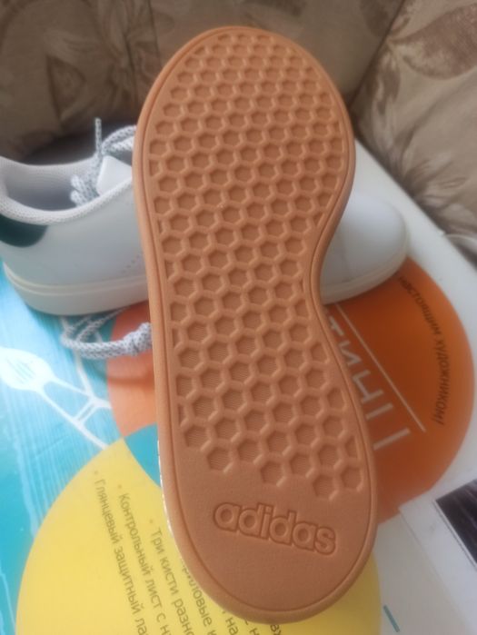 Кроссовки оригинал новые Adidas