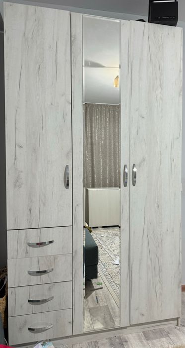 Шкаф в хорошем состоянии