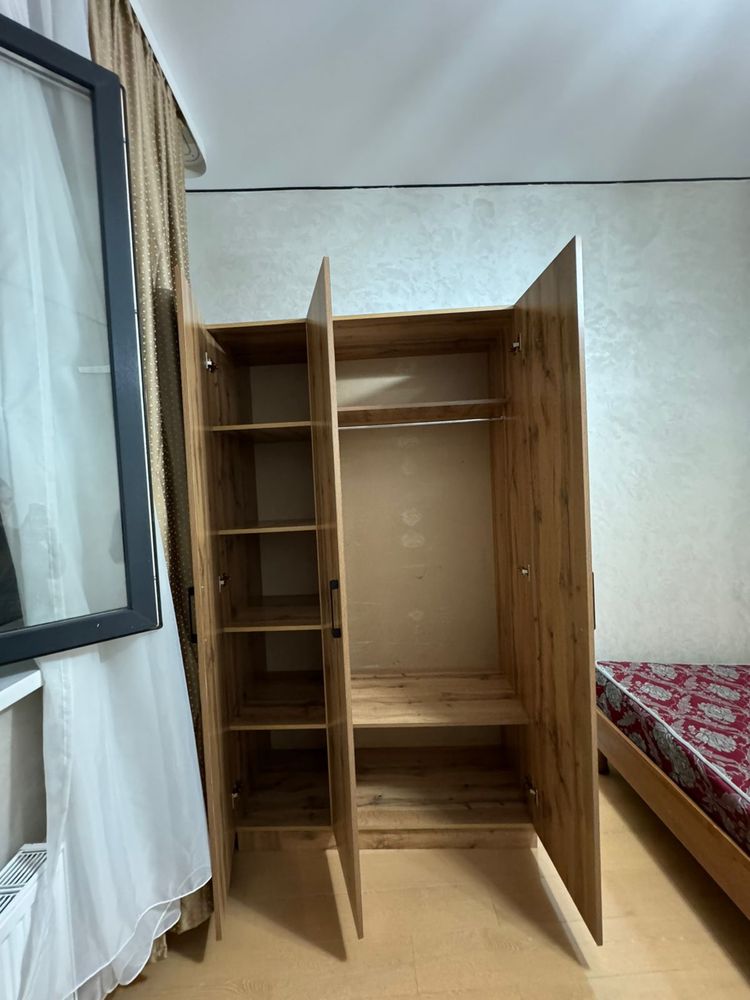 Новый шкаф для одежды