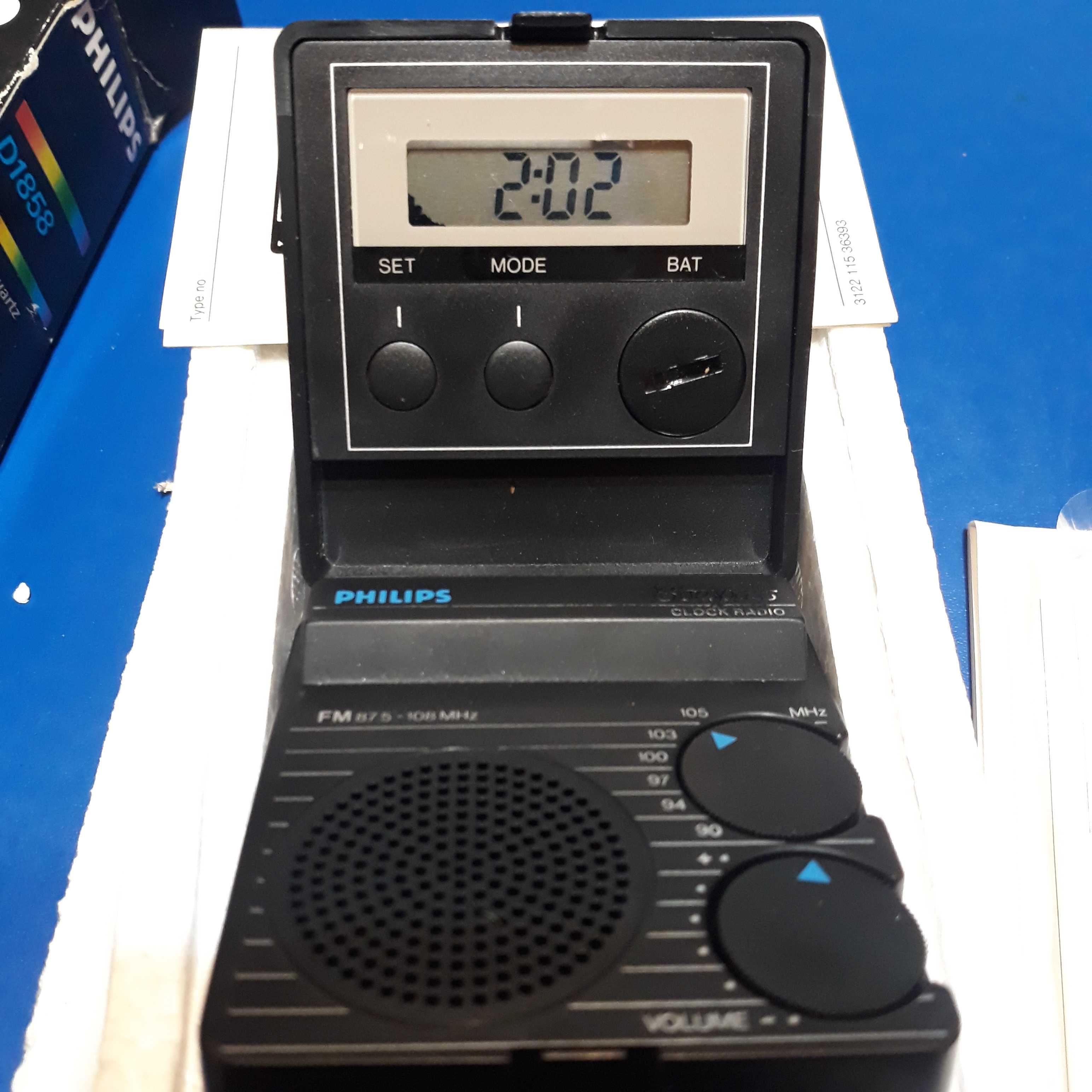 Radio / ceas PHILIPS -model D1858 micro radio  / compass