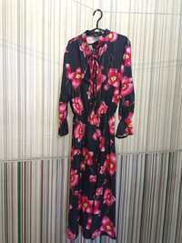 Продам женское платье 2.000 гт