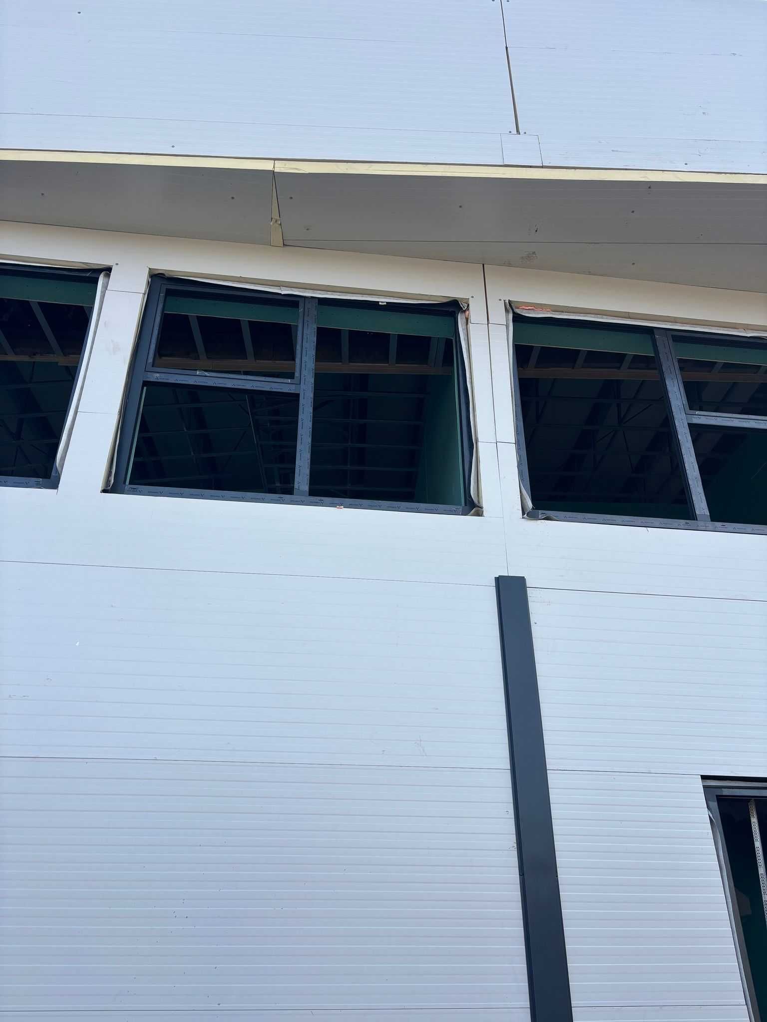 Panouri sandwich/Structuri metalice/Montaj