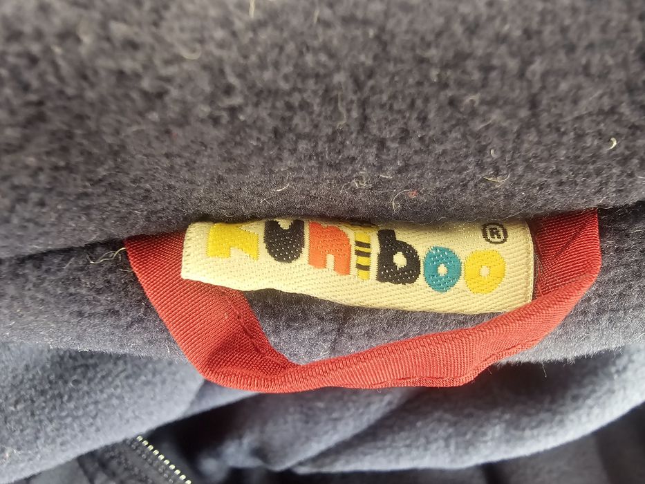 Продавам детски ескимос и ръкавици Kuniboo нови без етикет