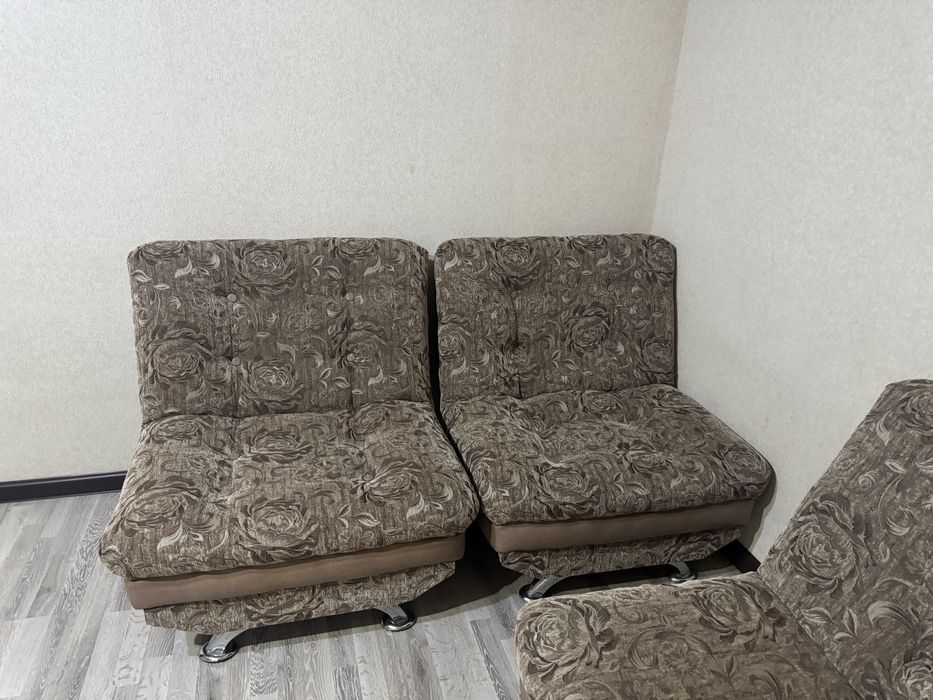 Диван и два кресла бу
