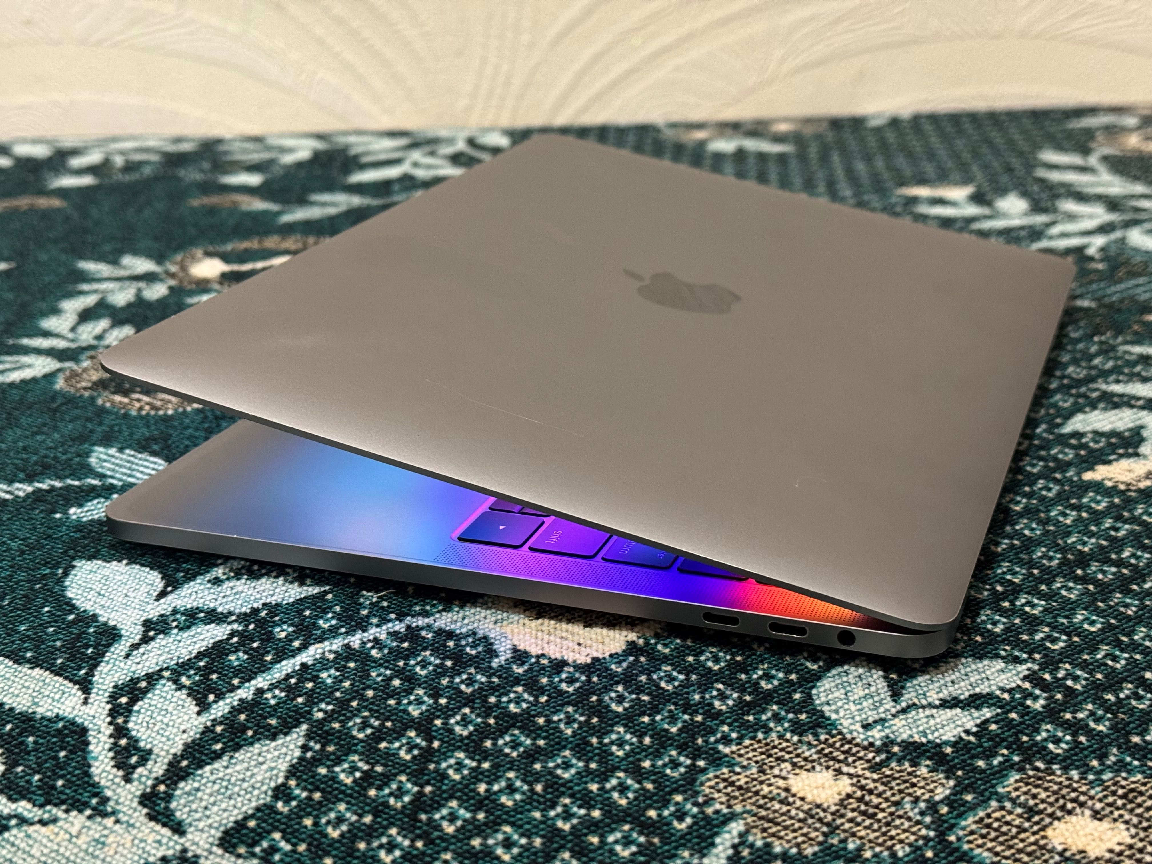 Apple MacBook Pro 2016 Touch Bar Touch ID