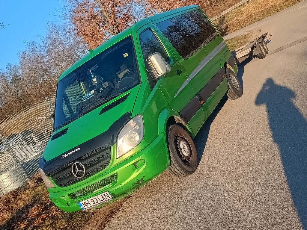 Vând Mercedes sprinter