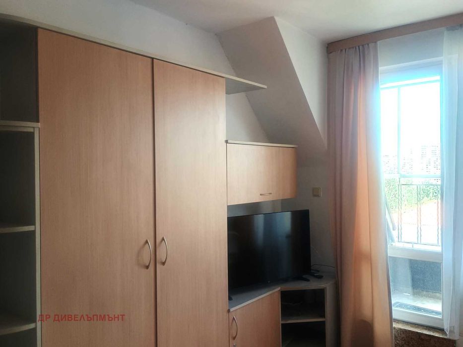 Дава се под наем Едностаен апартамент в София, Център - 31 кв.м за 407.49 € - Снимка #3