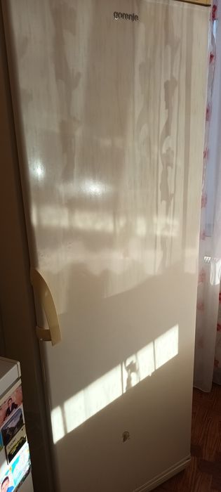 Vând congelator gorenje cu 7 sertare în stare foarte bună!