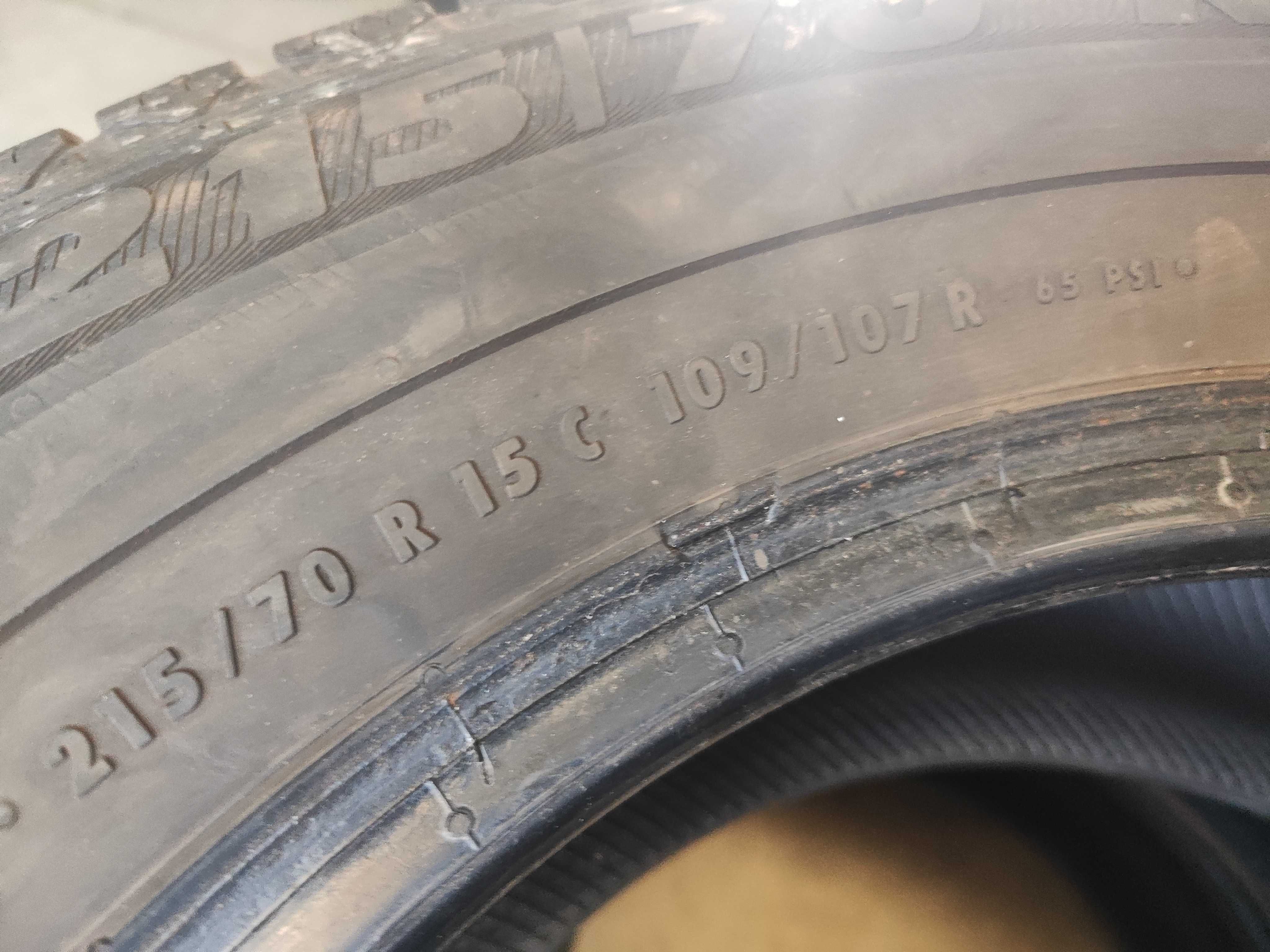2бр.зимни гуми 215/70/15C Semperit