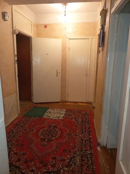 2 xonali Uy sotiladi 11-28a. Uzimniki