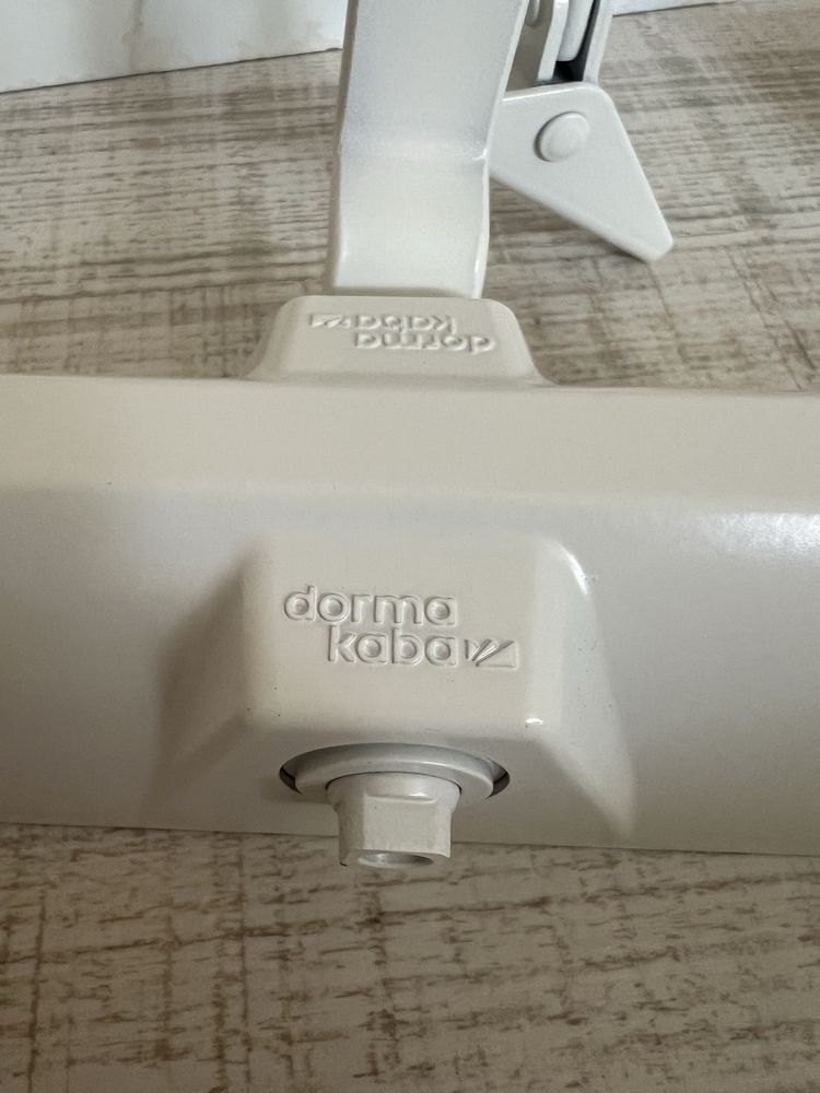 Автомати за врати Dorma Kaba