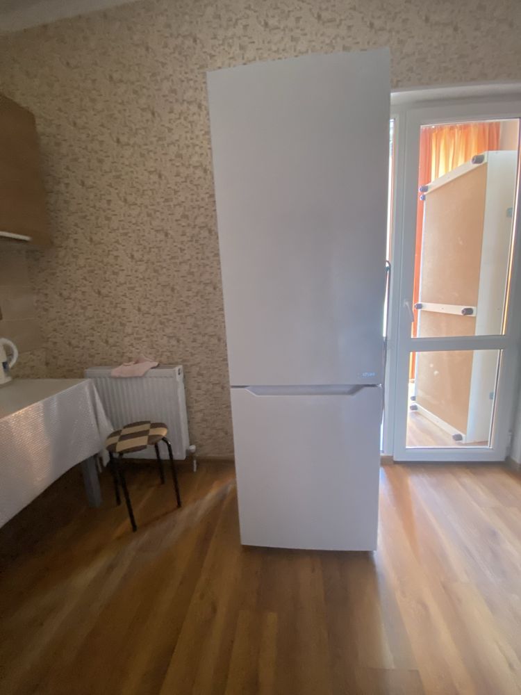 Холодильник Midea