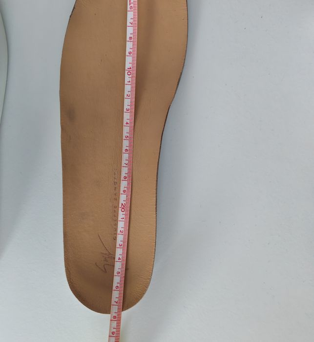 Vând Giuseppe Zanotti 42