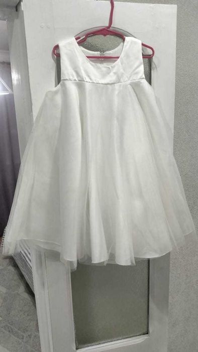 Продам детские платья