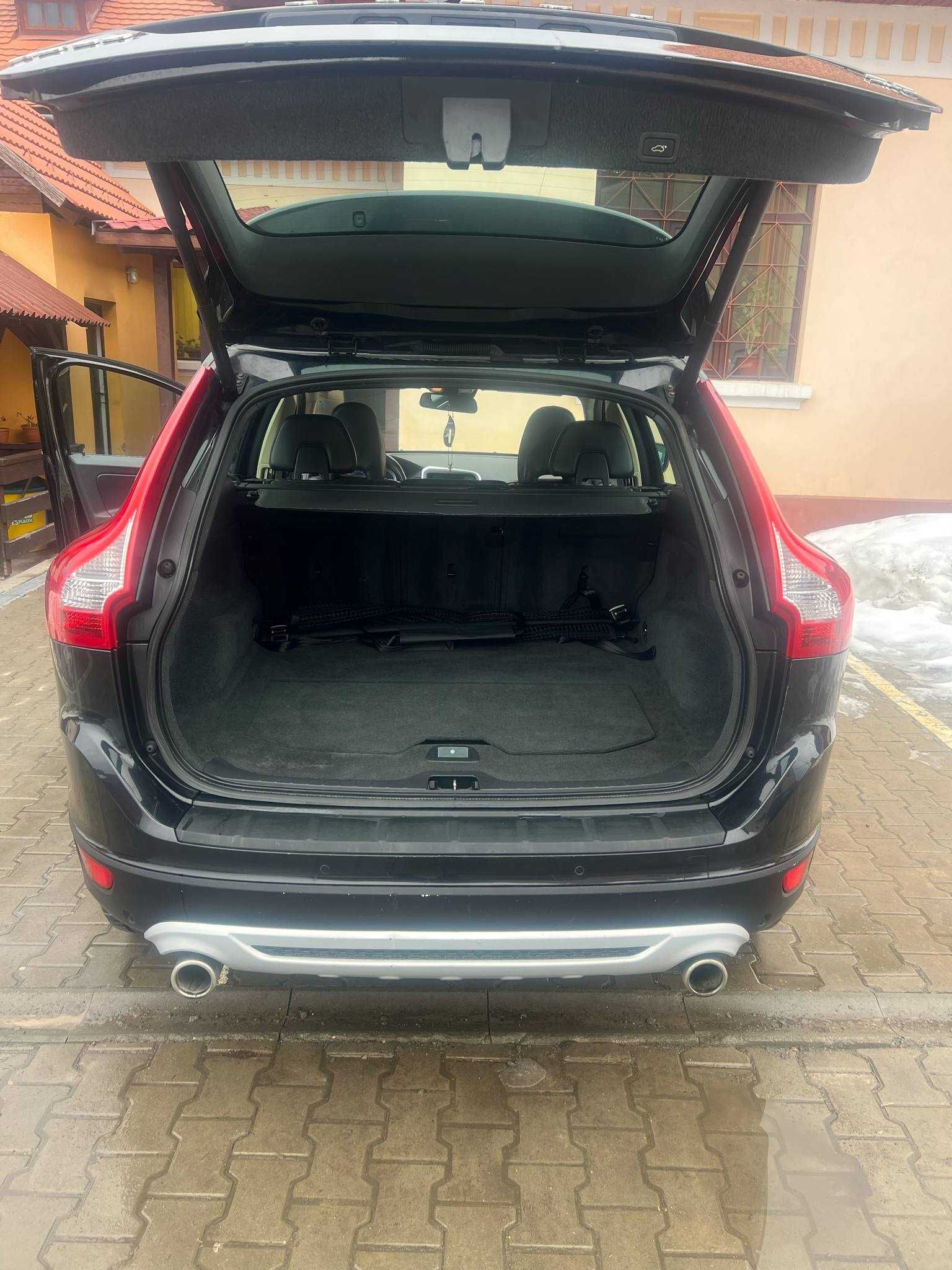 Volvo XC60 R-Design, 2013