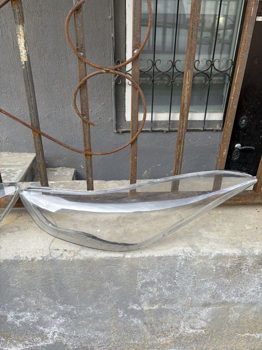 хюндай элентра фар стекло бар