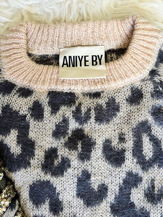 Свичер AMYE BY …