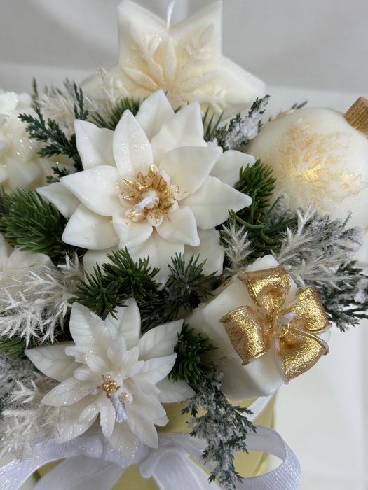 Коледни аранжировки с ароматни соеви свещи