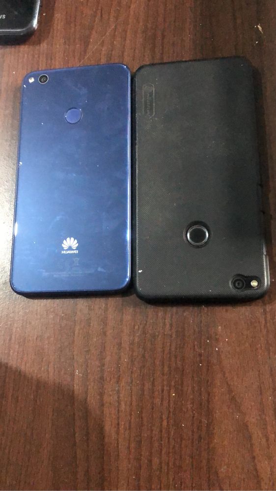 Două Huawei P8 - 200 lei bucata