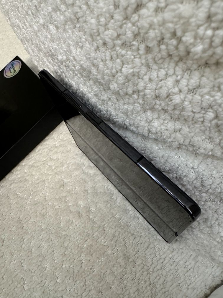 Samsung galaxy z fold 5 , 12/256