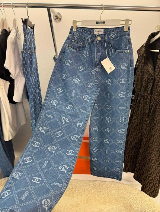 Дамски премиум клас дънки.