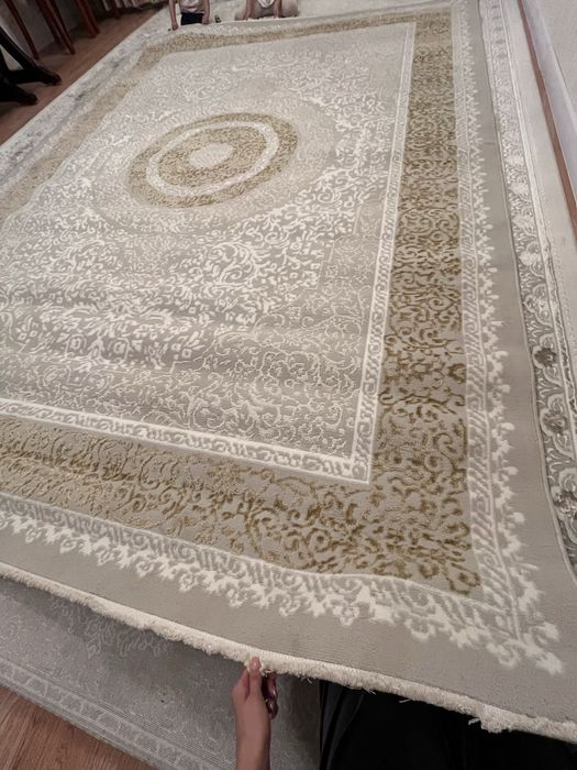 Новый красивый Ковер