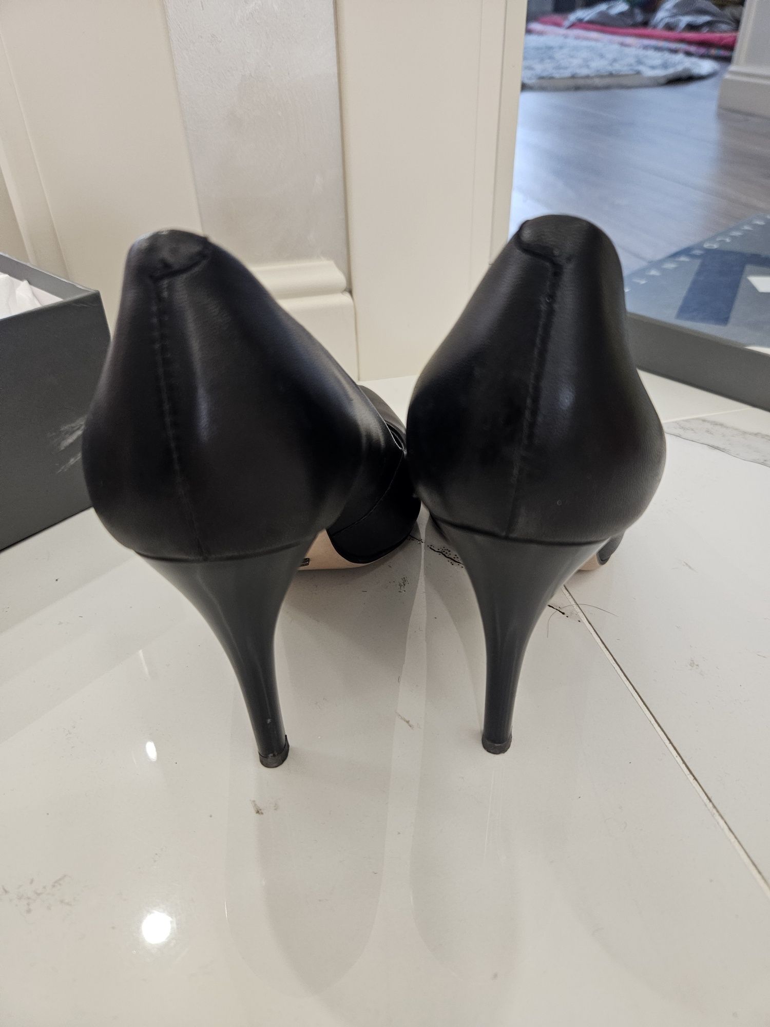 Продам шикарные туфли женские