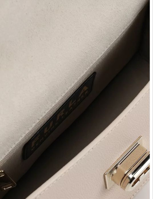 Дамака чанта Furla